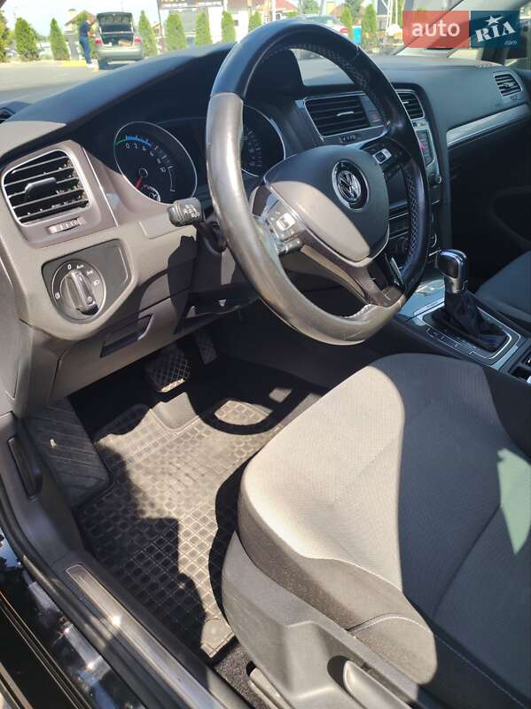 Хетчбек Volkswagen e-Golf 2015 в Запоріжжі