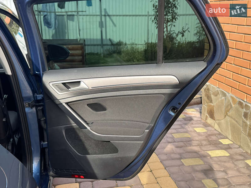 Хетчбек Volkswagen e-Golf 2014 в Вінниці