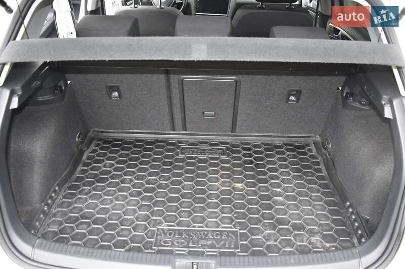 Хэтчбек Volkswagen e-Golf 2018 в Львове