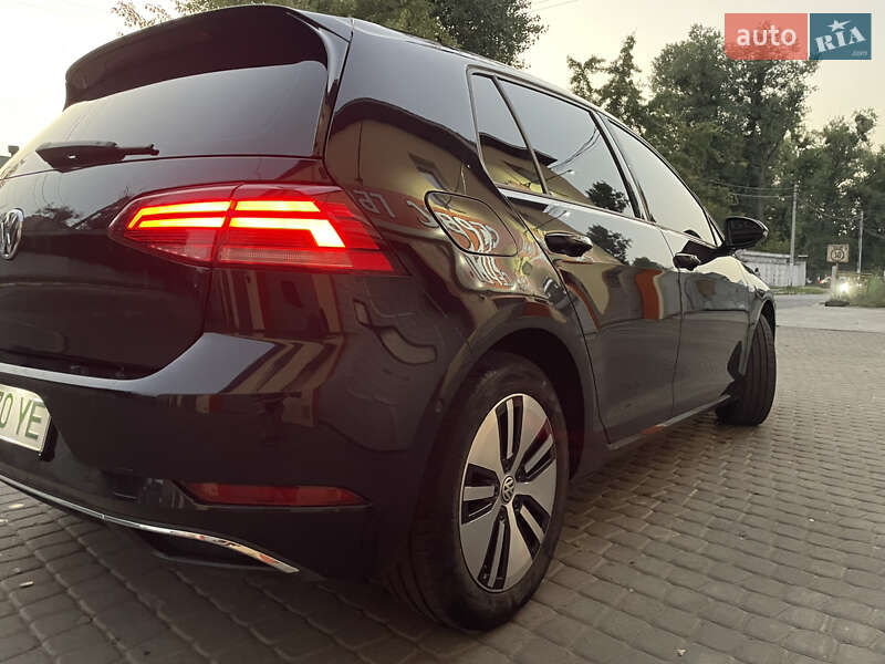 Хетчбек Volkswagen e-Golf 2018 в Ірпені