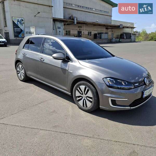 Volkswagen e-Golf 2016
