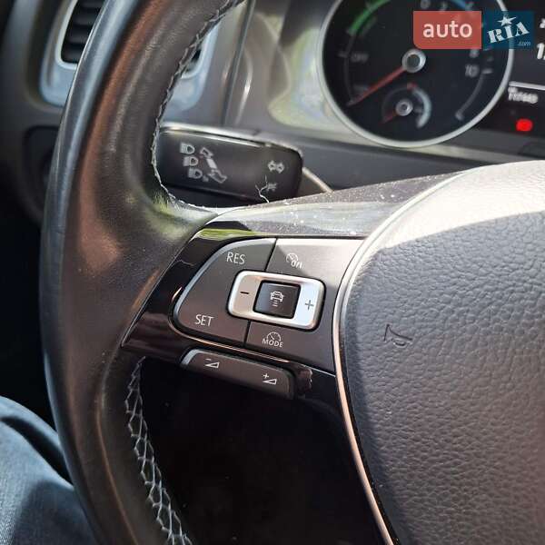 Хетчбек Volkswagen e-Golf 2016 в Кривому Розі