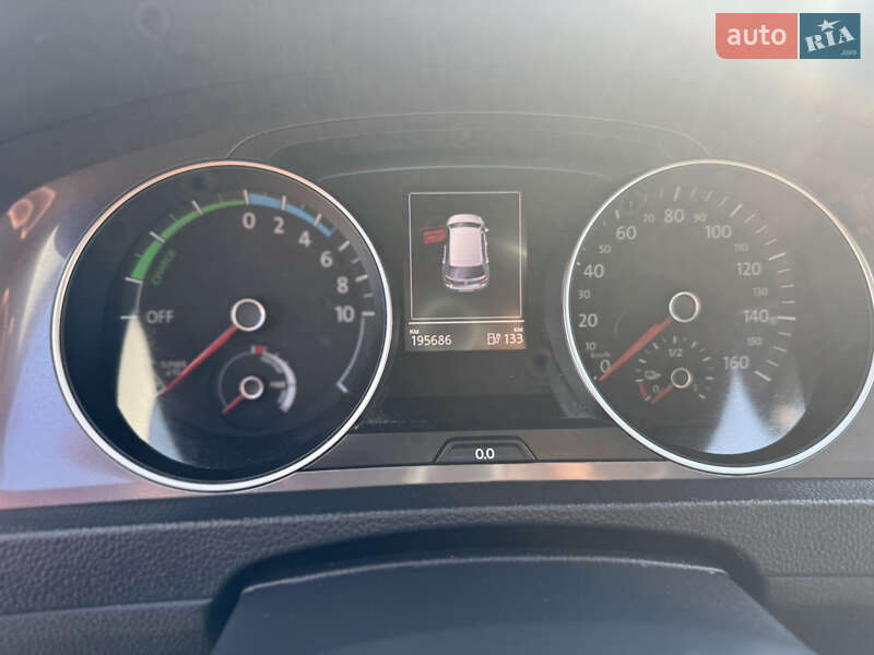 Хетчбек Volkswagen e-Golf 2015 в Рівному