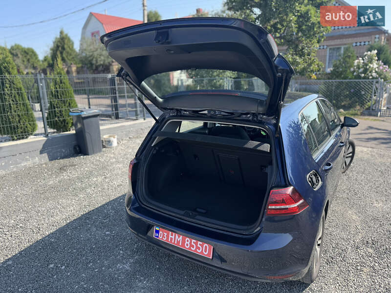 Хетчбек Volkswagen e-Golf 2015 в Рівному