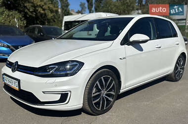 Хэтчбек Volkswagen e-Golf 2018 в Киеве
