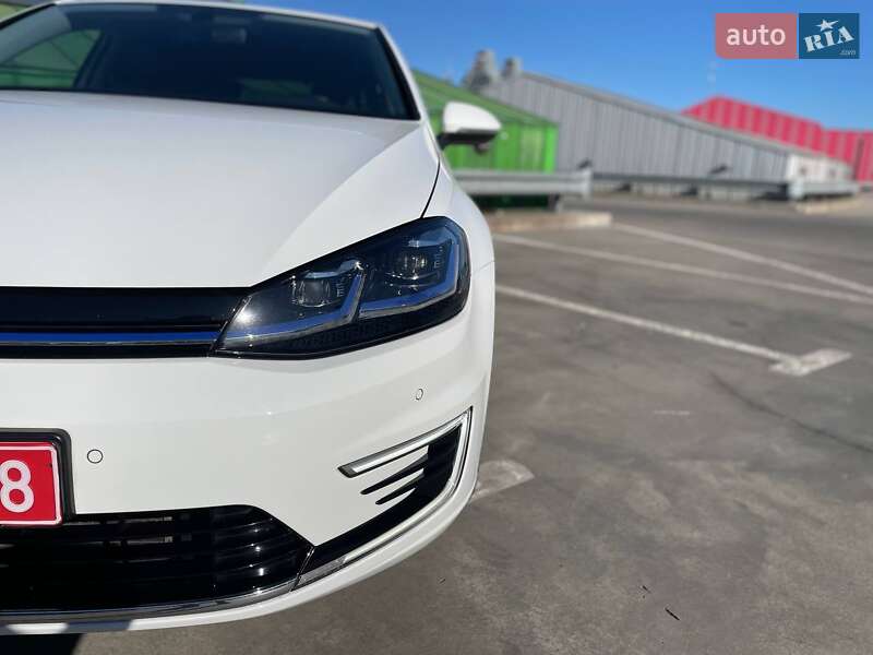 Хетчбек Volkswagen e-Golf 2020 в Києві