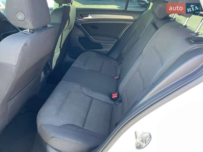 Хетчбек Volkswagen e-Golf 2020 в Києві