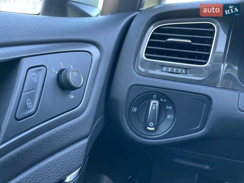 Хетчбек Volkswagen e-Golf 2020 в Києві