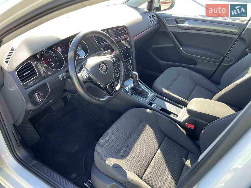 Хетчбек Volkswagen e-Golf 2020 в Києві