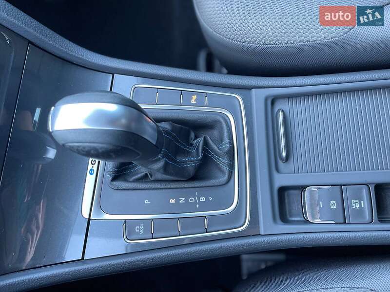 Хетчбек Volkswagen e-Golf 2020 в Києві