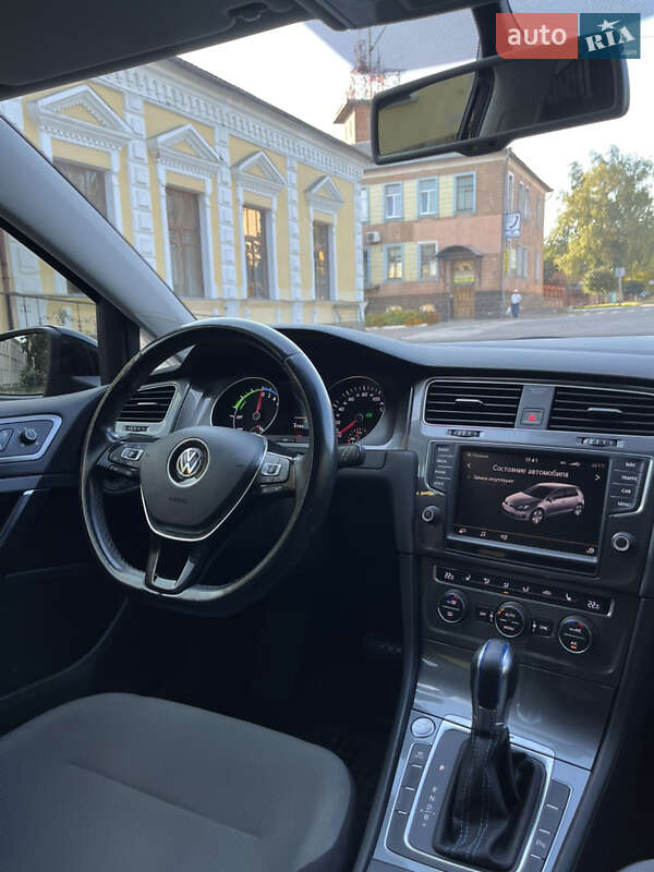 Хетчбек Volkswagen e-Golf 2014 в Краснограді