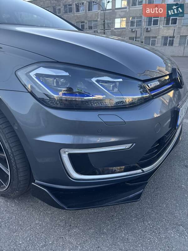 Хетчбек Volkswagen e-Golf 2018 в Києві фото 15 Хетчбек Volkswagen e-Golf 2018 в Києві