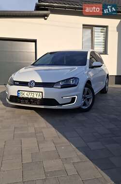 Хетчбек Volkswagen e-Golf 2016 в Здолбуніві