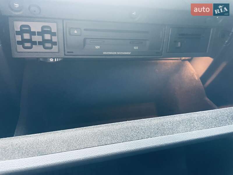 Хэтчбек Volkswagen e-Golf 2014 в Любомле фото 53 Хэтчбек Volkswagen e-Golf 2014 в Любомле