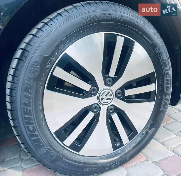 Хэтчбек Volkswagen e-Golf 2014 в Любомле фото 62 Хэтчбек Volkswagen e-Golf 2014 в Любомле