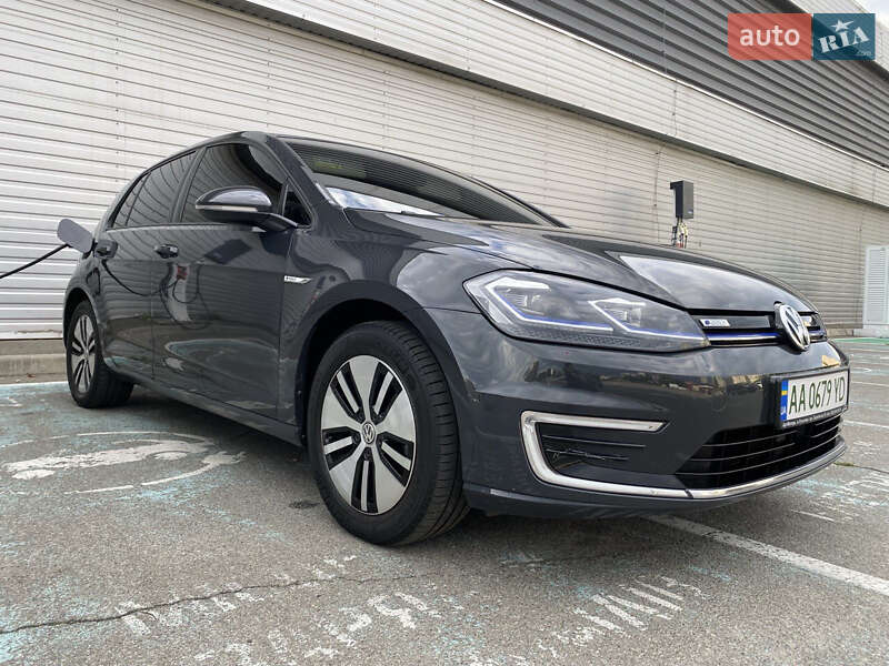 Хэтчбек Volkswagen e-Golf 2018 в Киеве