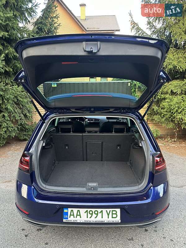 Хэтчбек Volkswagen e-Golf 2018 в Киеве фото 3 Хэтчбек Volkswagen e-Golf 2018 в Киеве