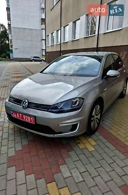 Хетчбек Volkswagen e-Golf 2016 в Звягелі