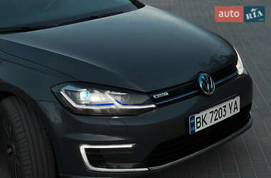 Хэтчбек Volkswagen e-Golf 2019 в 