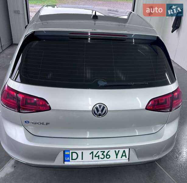 Хэтчбек Volkswagen e-Golf 2015 в Рогатине