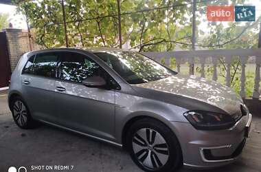 Хэтчбек Volkswagen e-Golf 2015 в Житомире