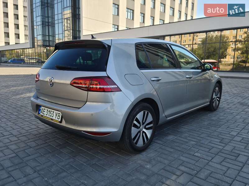 Хэтчбек Volkswagen e-Golf 2015 в Днепре