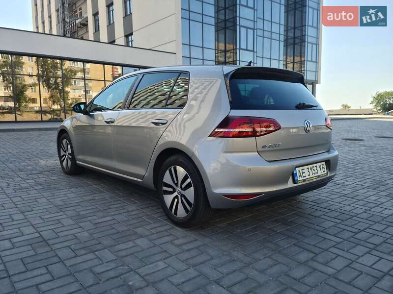 Хэтчбек Volkswagen e-Golf 2015 в Днепре