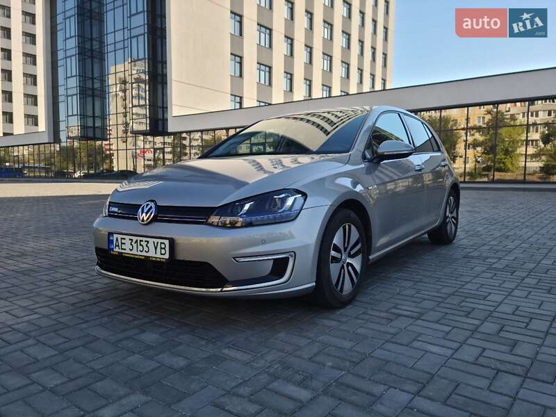 Volkswagen e-Golf 2015