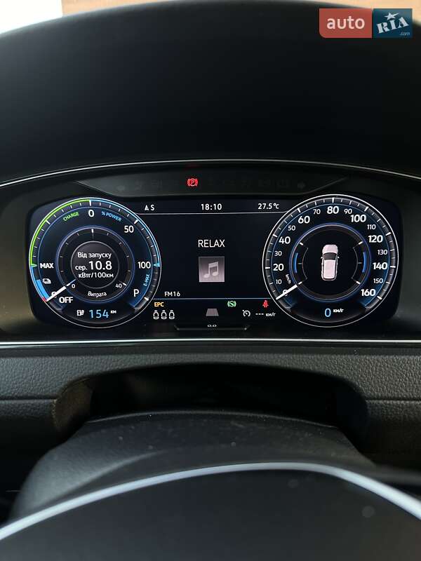 Хэтчбек Volkswagen e-Golf 2018 в Киеве