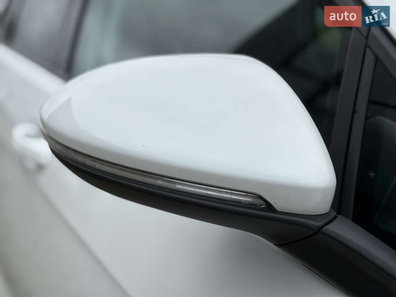 Хетчбек Volkswagen e-Golf 2014 в Луцьку фото 10 Хетчбек Volkswagen e-Golf 2014 в Луцьку