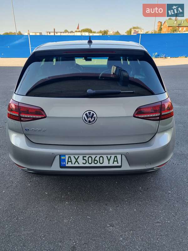 Хетчбек Volkswagen e-Golf 2016 в Харкові