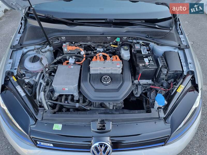 Хетчбек Volkswagen e-Golf 2016 в Харкові