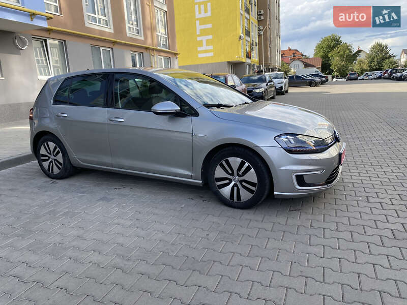 Хетчбек Volkswagen e-Golf 2016 в Чернівцях