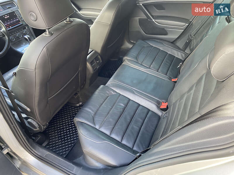 Хетчбек Volkswagen e-Golf 2016 в Чернівцях