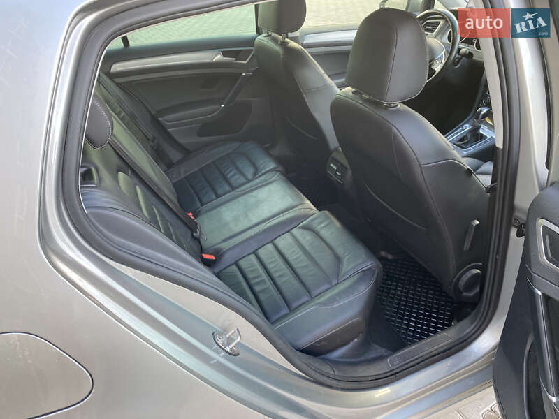 Хетчбек Volkswagen e-Golf 2016 в Чернівцях