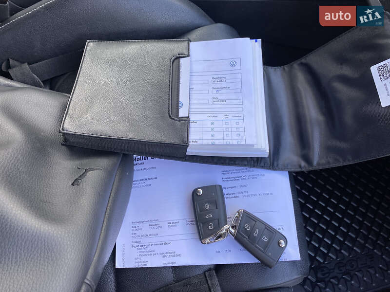 Хетчбек Volkswagen e-Golf 2016 в Чернівцях