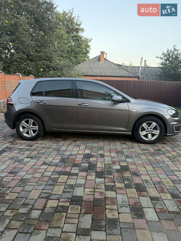 Хетчбек Volkswagen e-Golf 2015 в Полтаві