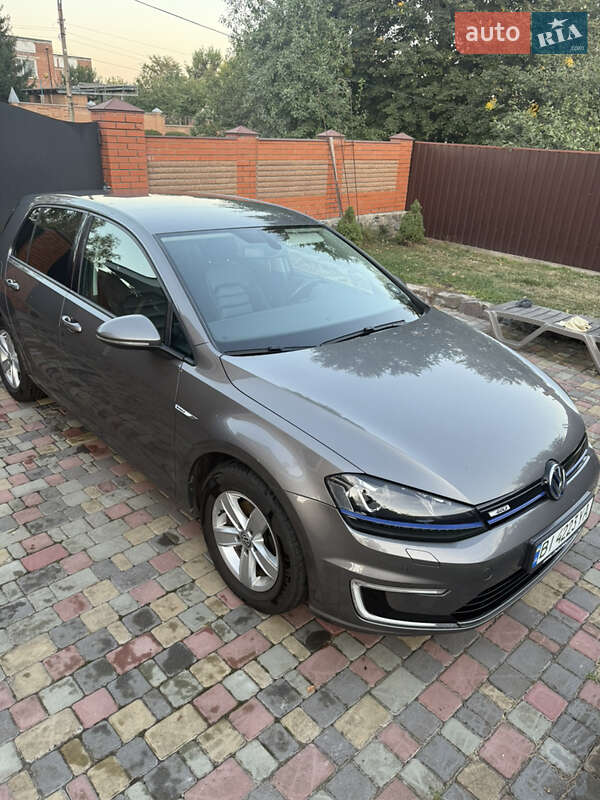 Хетчбек Volkswagen e-Golf 2015 в Полтаві