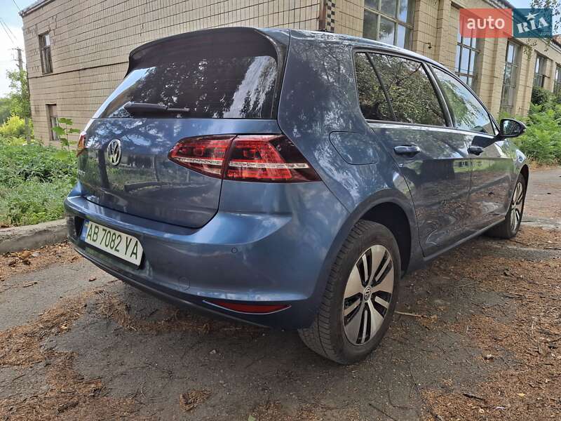Хетчбек Volkswagen e-Golf 2014 в Чечельнику