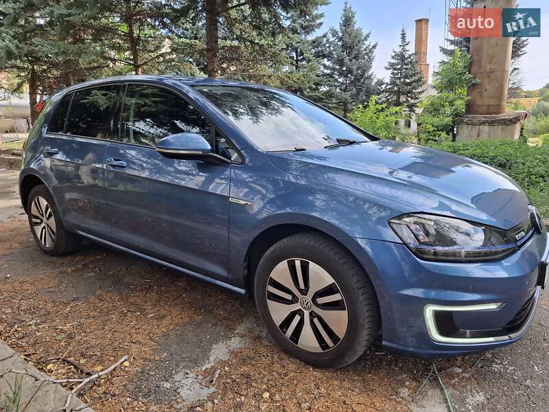 Хетчбек Volkswagen e-Golf 2014 в Чечельнику