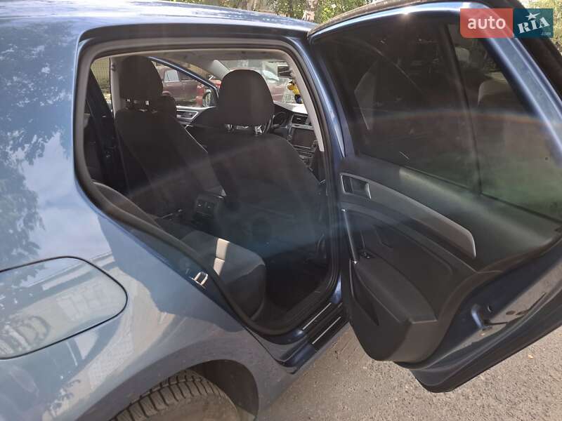 Хетчбек Volkswagen e-Golf 2014 в Чечельнику