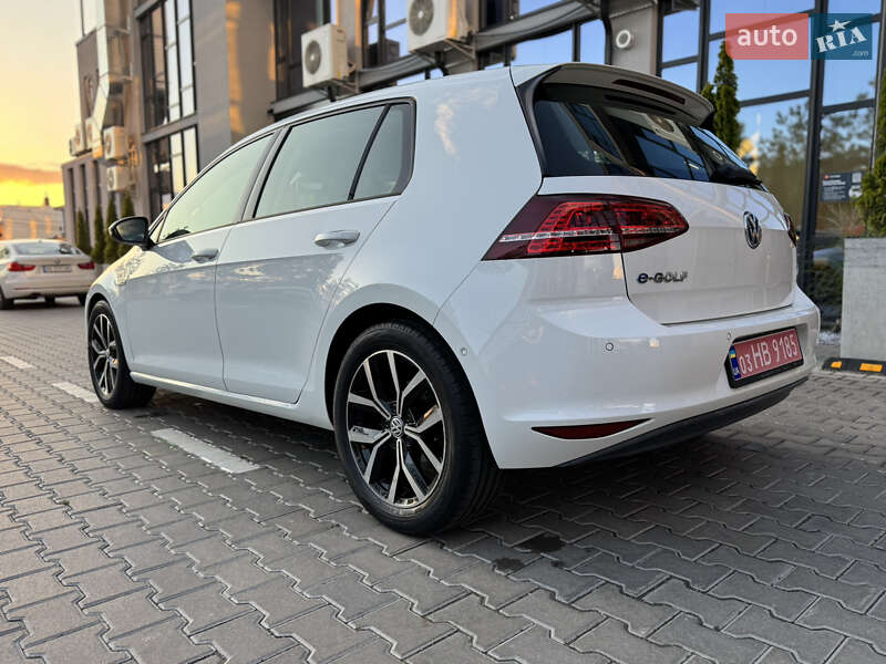 Хэтчбек Volkswagen e-Golf 2015 в Ровно