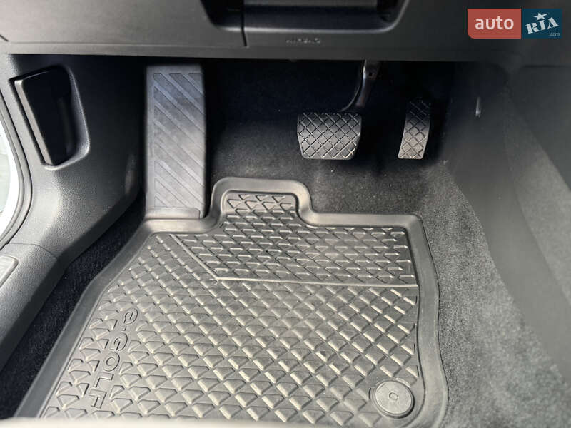 Хэтчбек Volkswagen e-Golf 2015 в Ровно