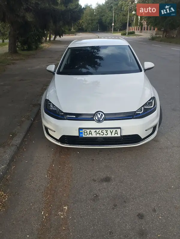 Volkswagen e-Golf 2016