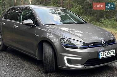 Хэтчбек Volkswagen e-Golf 2015 в 