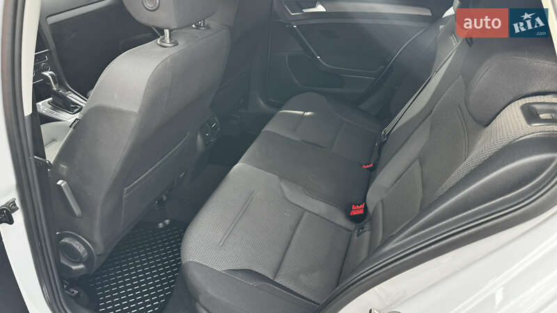 Хетчбек Volkswagen e-Golf 2017 в Миронівці