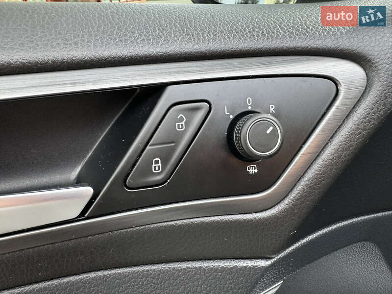 Хетчбек Volkswagen e-Golf 2017 в Миронівці