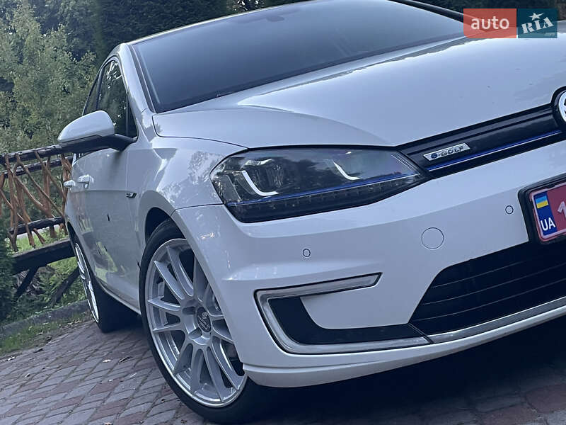 Хетчбек Volkswagen e-Golf 2015 в Львові фото 36 Хетчбек Volkswagen e-Golf 2015 в Львові