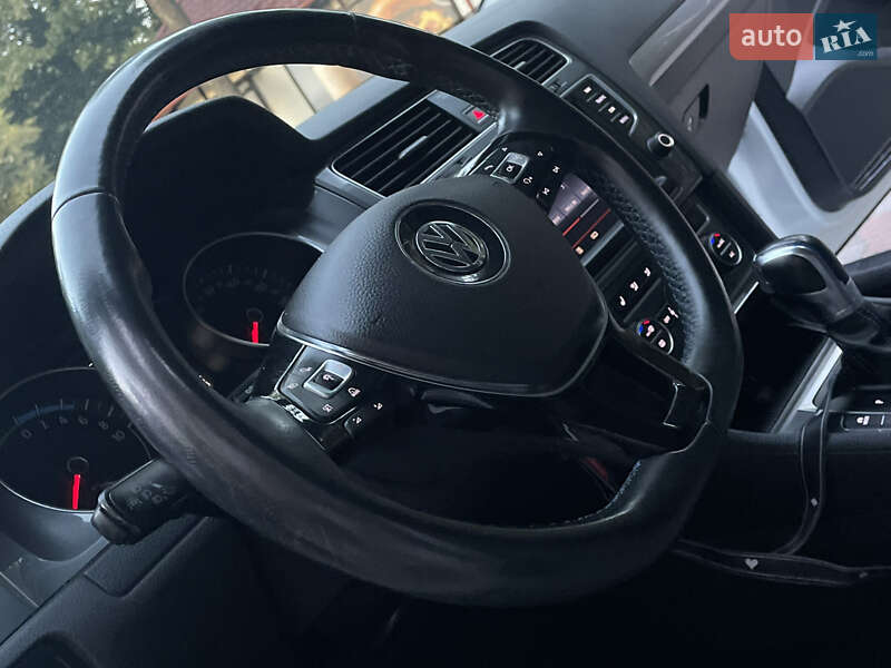 Хетчбек Volkswagen e-Golf 2015 в Львові фото 44 Хетчбек Volkswagen e-Golf 2015 в Львові