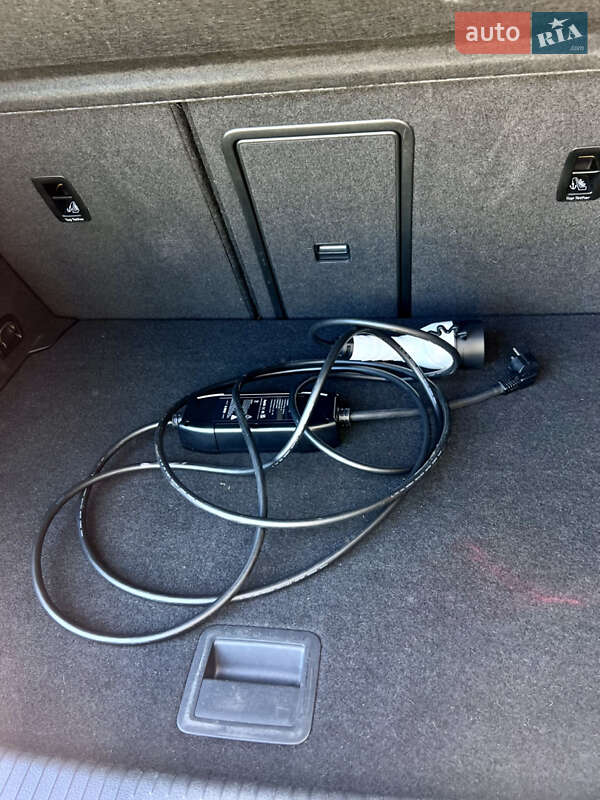 Хэтчбек Volkswagen e-Golf 2014 в Кропивницком